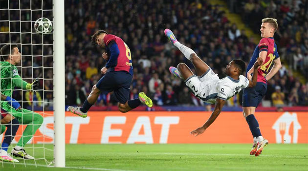 Două goluri și un assist pentru Denzel Dumfries în Barcelona - Inter 3-3