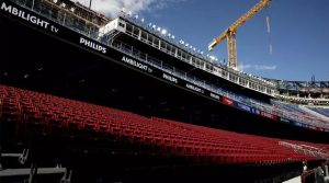 Imagin cu una din tribunele stadionului Camp Nou, la finalizarea fazei 1a a construcției