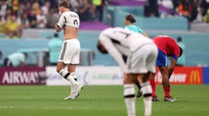 Tristețe în ambele tabere după meciul Costa Rica - Germania, în urmă căruia ambele echipe au fost eliminate de la Campionatul Mondial 2022