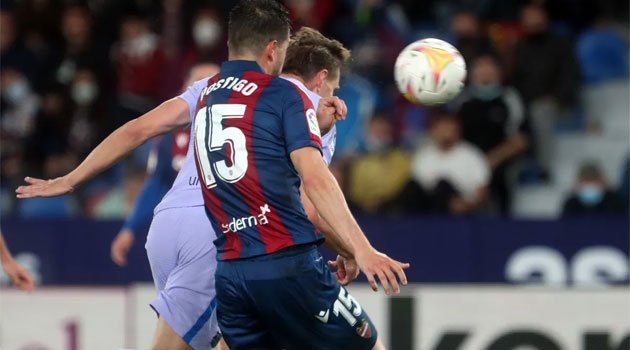 Luuk de Jong a marcat în prelungiri golul decisiv al meciului Levante - Barcelona 2-3