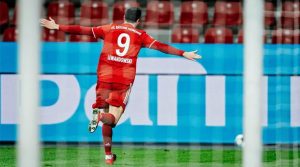 Robert Lewandowski în meciul Leverkusen - Bayern Munchen 1-2 (decembrie 2020)