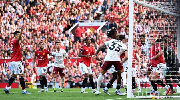 Riccardo Calafiori a marcat după un corner unicul gol al meciului ManUnited - Arsenal 0-1