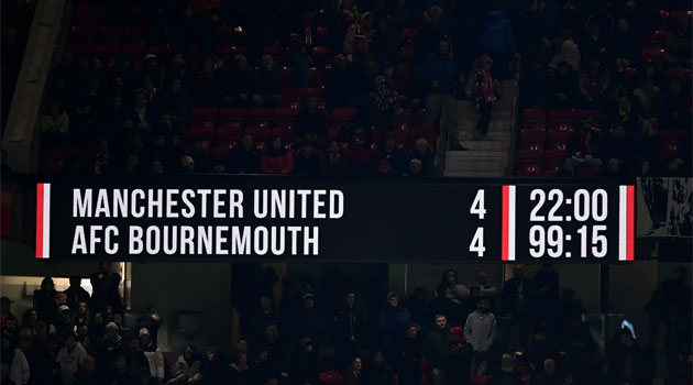 Tabela de pe Old Trafford aproape de finalul meciului Manchester United - Bournemouth 4-4