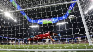 Două penalty-uri transformate de Mbappe în Real Madrid - Marseille 2-1