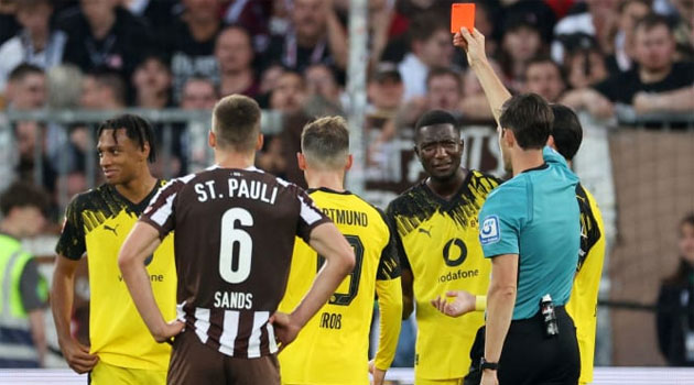 Eliminarea lui Mané a schimbat soarta meciului St.Pauli - Dortmund, încheiat 3-3