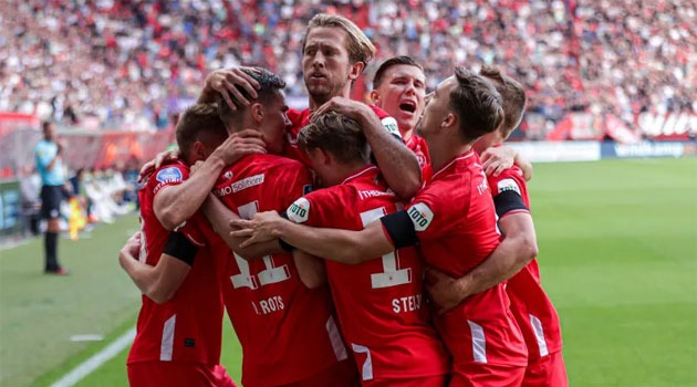 FC Twente - Ajax Amsterdam 3-1 în etapa a 5-a din Eredivisie