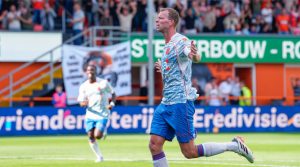 Gol magnific marcat de veteranul Henk Veerman în FC Volendam - Ajax Amstedam 1-1